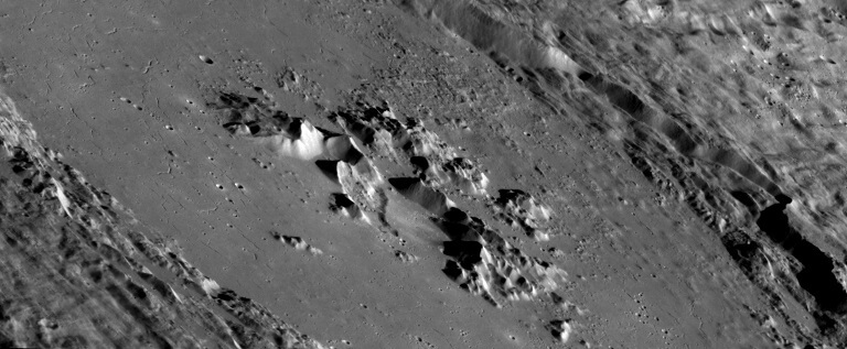 Cráter de Abedin en Mercurio (NASA)